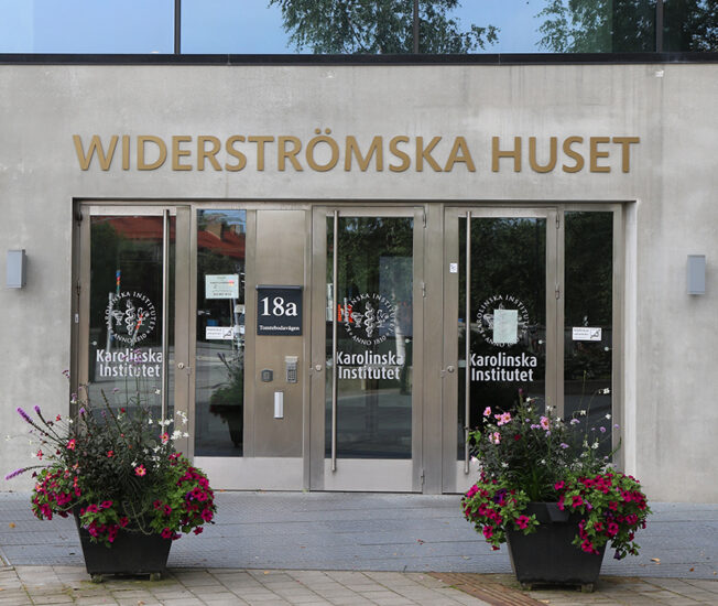 Entré på Widerströmska huset där ARC:s lokaler ligger