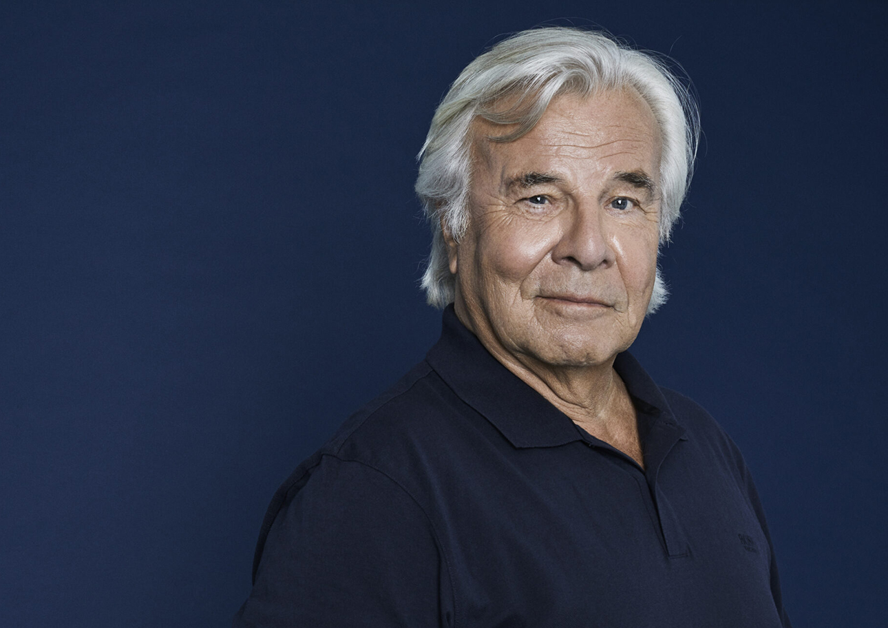 Porträttbild på Jan Guillou