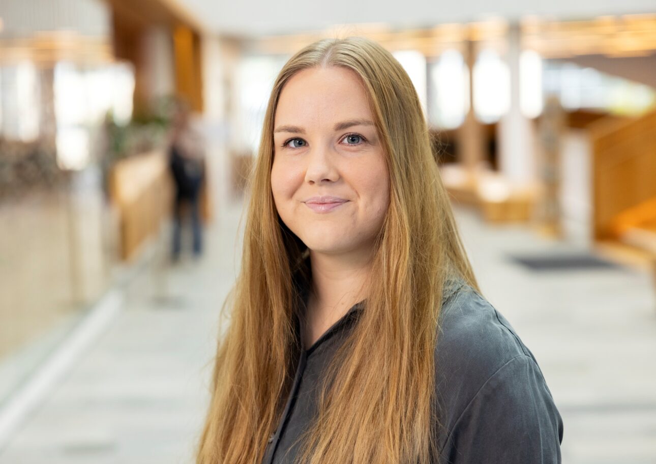 Porträttbild på Frida Svedin