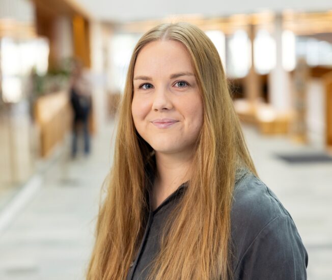 Porträttbild på Frida Svedin