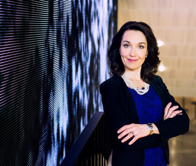 Porträttbild på Miia Kivipelto